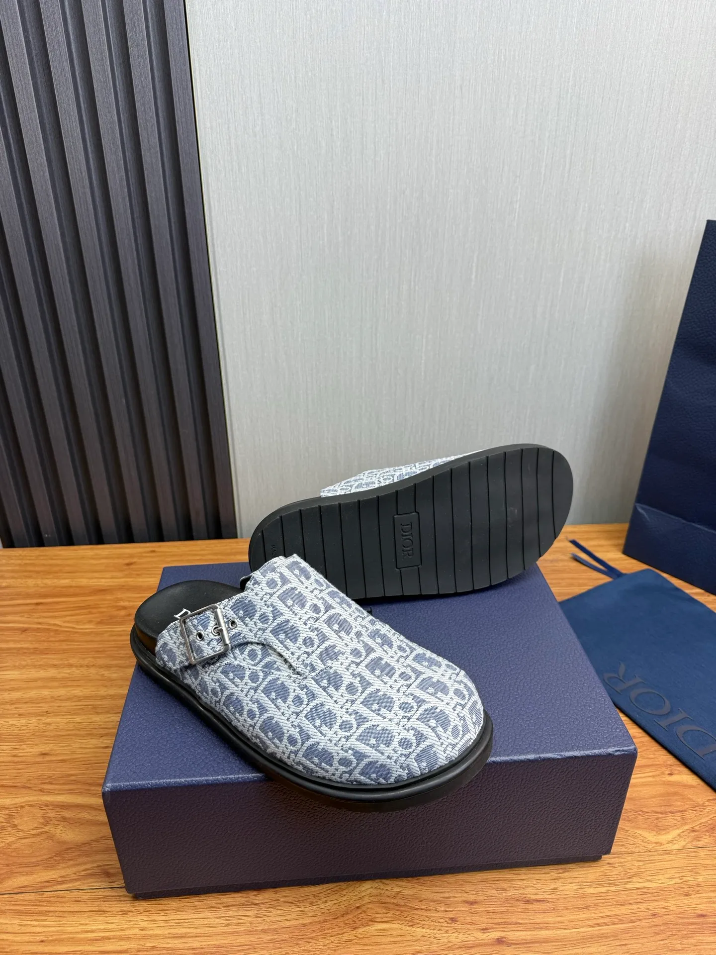 Men's men's shoes 420💰 Dior. Men's slippers🩴Official website 1:1 production 38-45 yards 45 46 🉑️Customized original material shipped✅